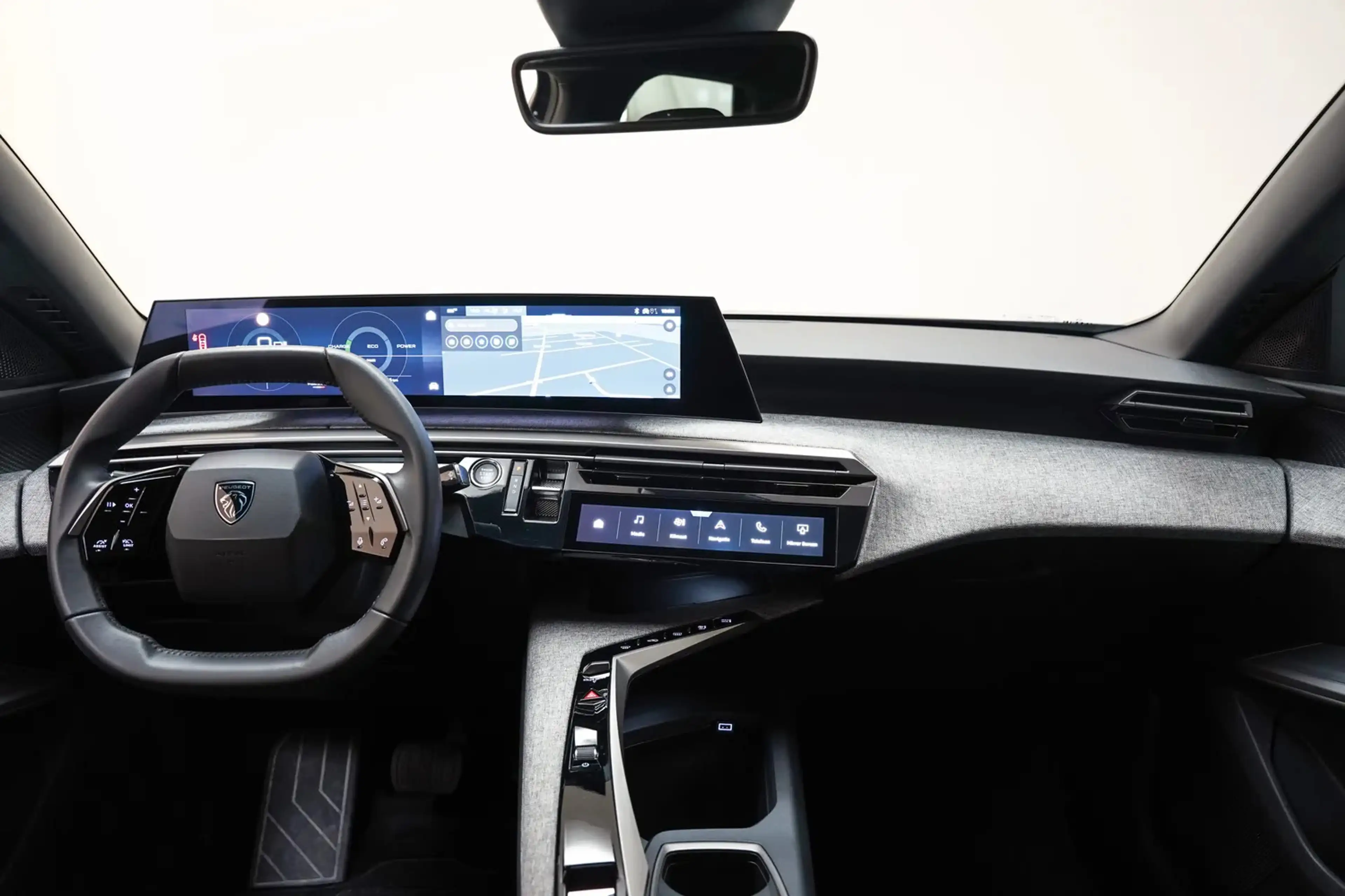 Peugeot 3008 e-3008 Allure 73kWh [ LED Apple/Android Camera ] — photo 4