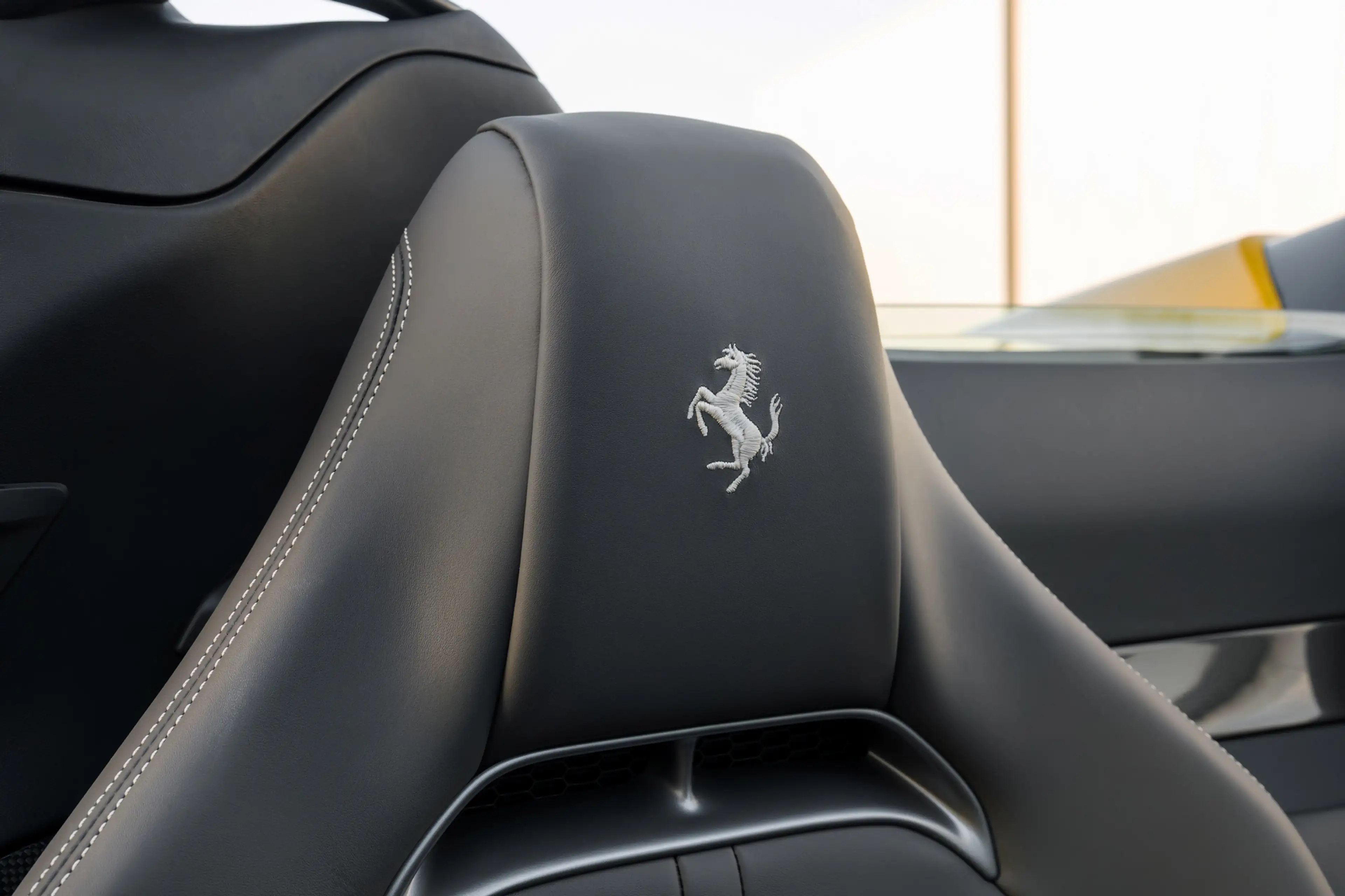 Ferrari SF90 Spider - Giallo Montecarlo - Carbon - VAT — photo 15