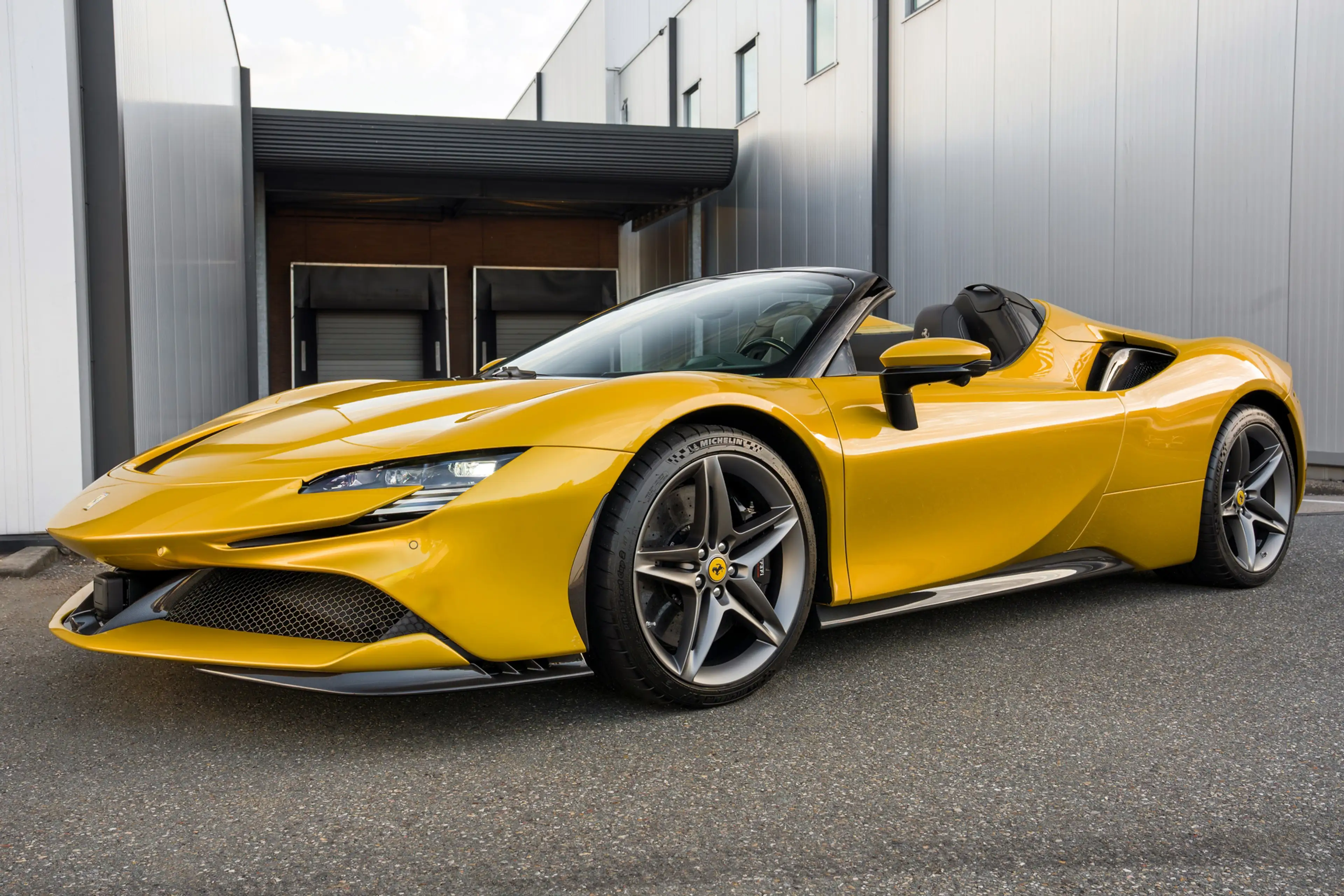 Ferrari SF90 Spider - Giallo Montecarlo - Carbon - VAT