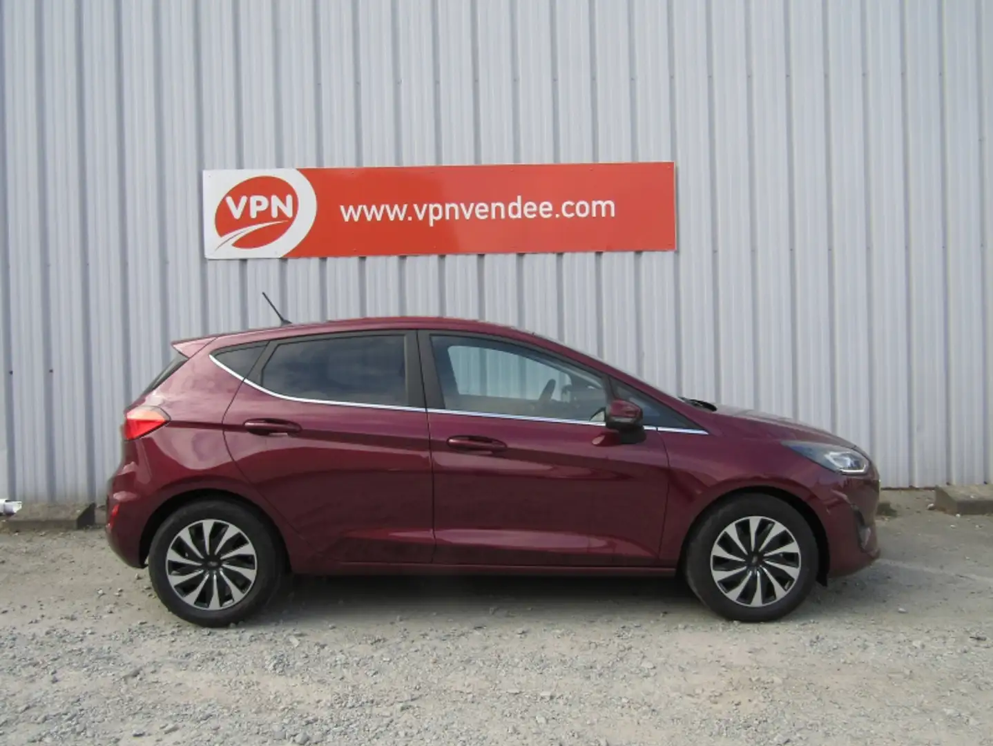 Ford Fiesta 1.0 EcoBoost Hybrid 125ch Titanium Business 5p Czerwony - 2