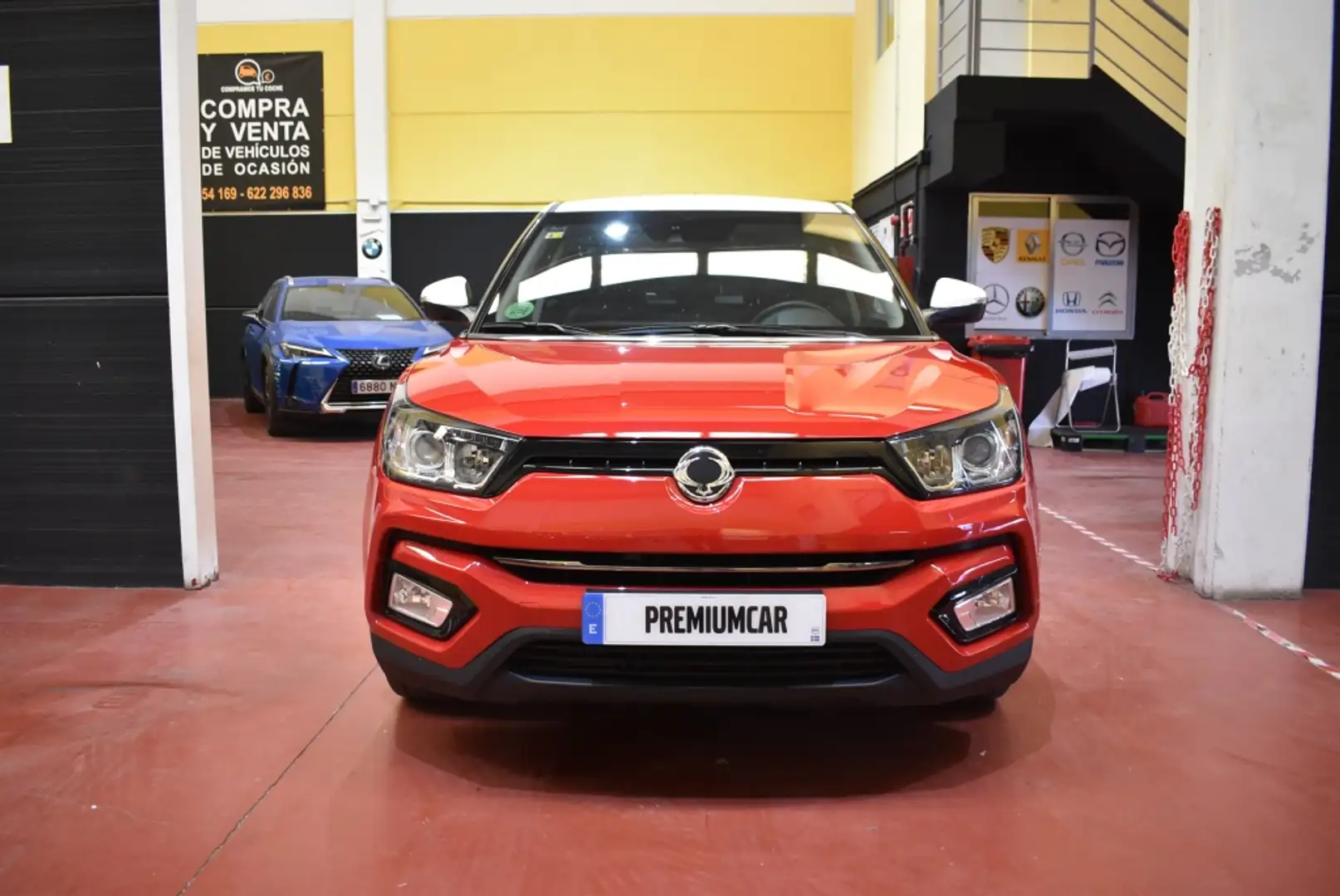 SsangYong Tivoli D16T Limited 4x2 Aut. Rojo - 2