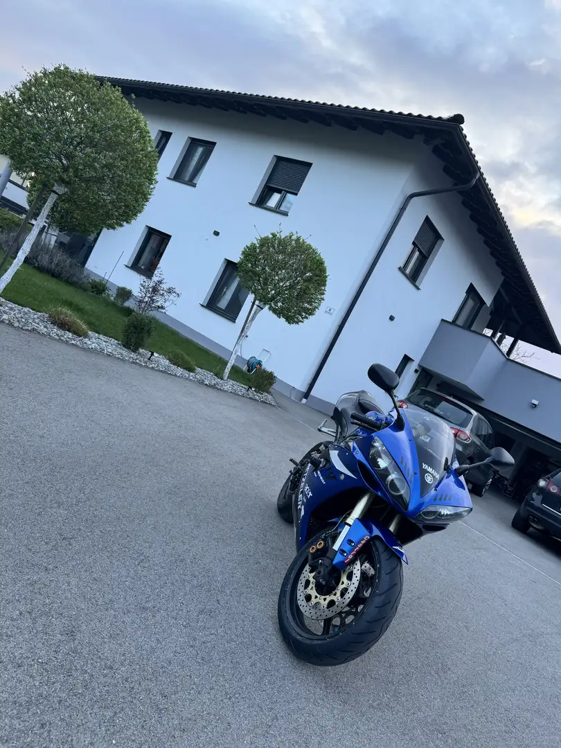 Yamaha YZF-R1 - 1