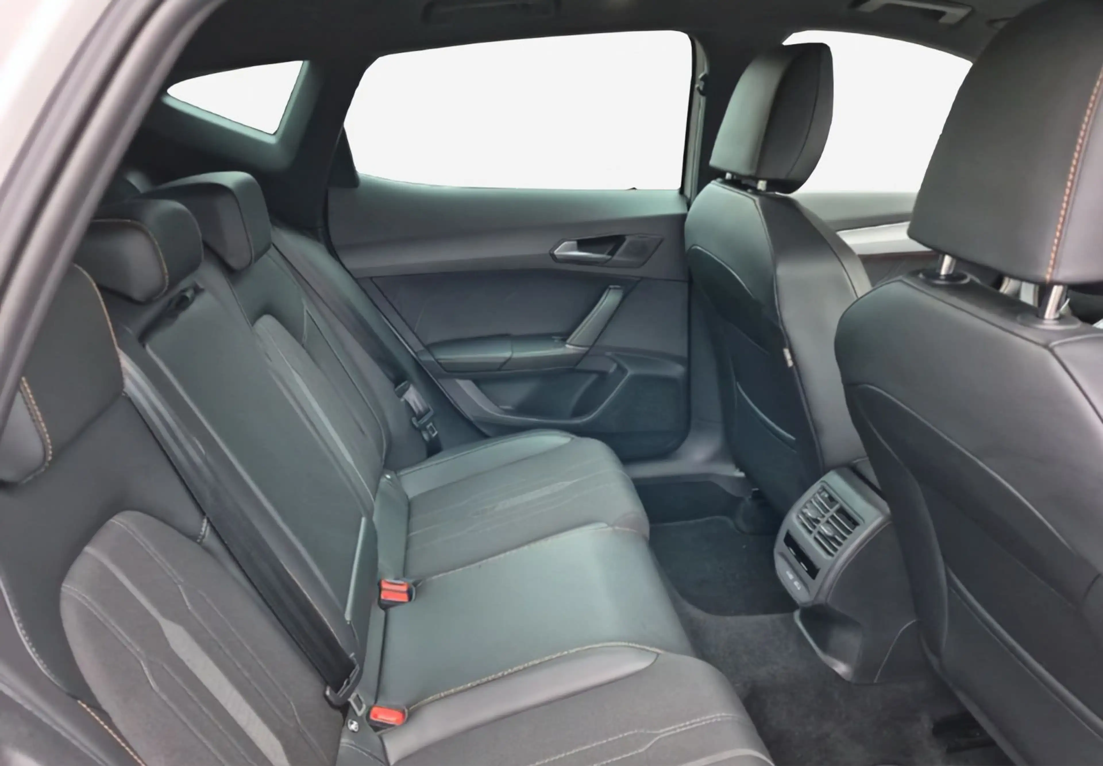 CUPRA Formentor 1.4 TSI e-HYBRID*NAVI*PANO*AHK*KAM*EL. — photo 9