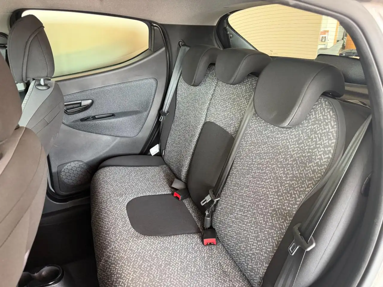 Lancia Ypsilon 2023 — фото 9