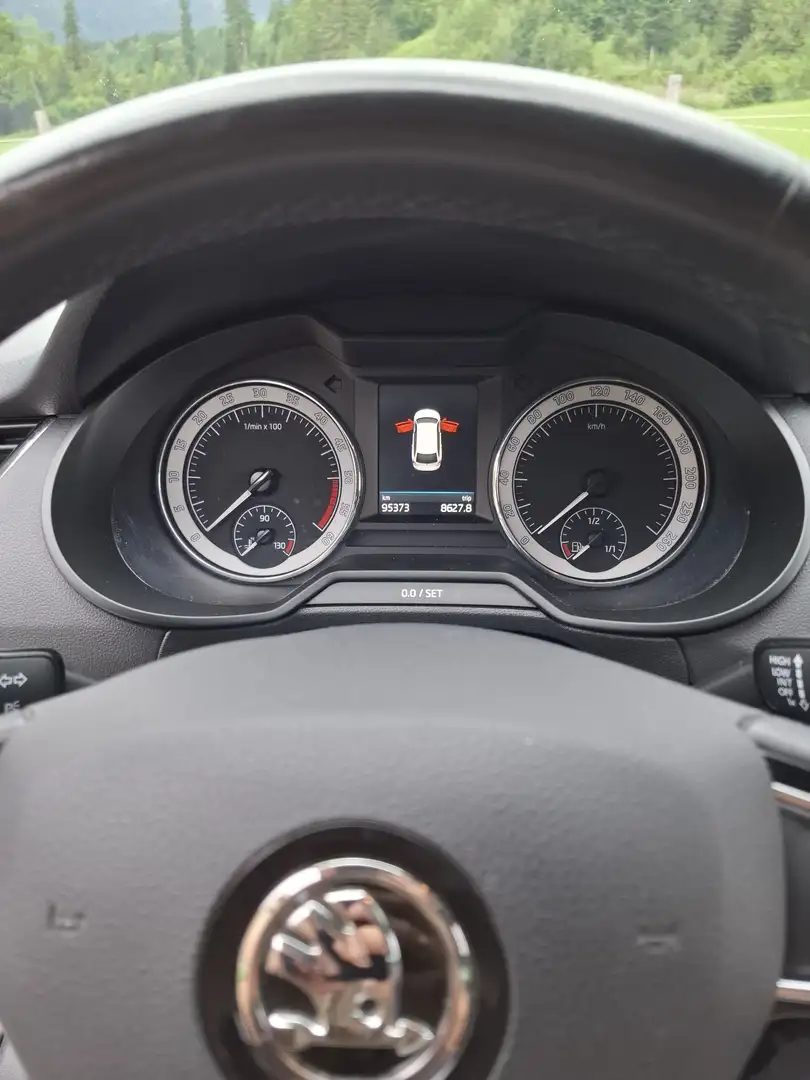 Skoda Octavia Scout 2,0 TDI 4x4 DSG - 2