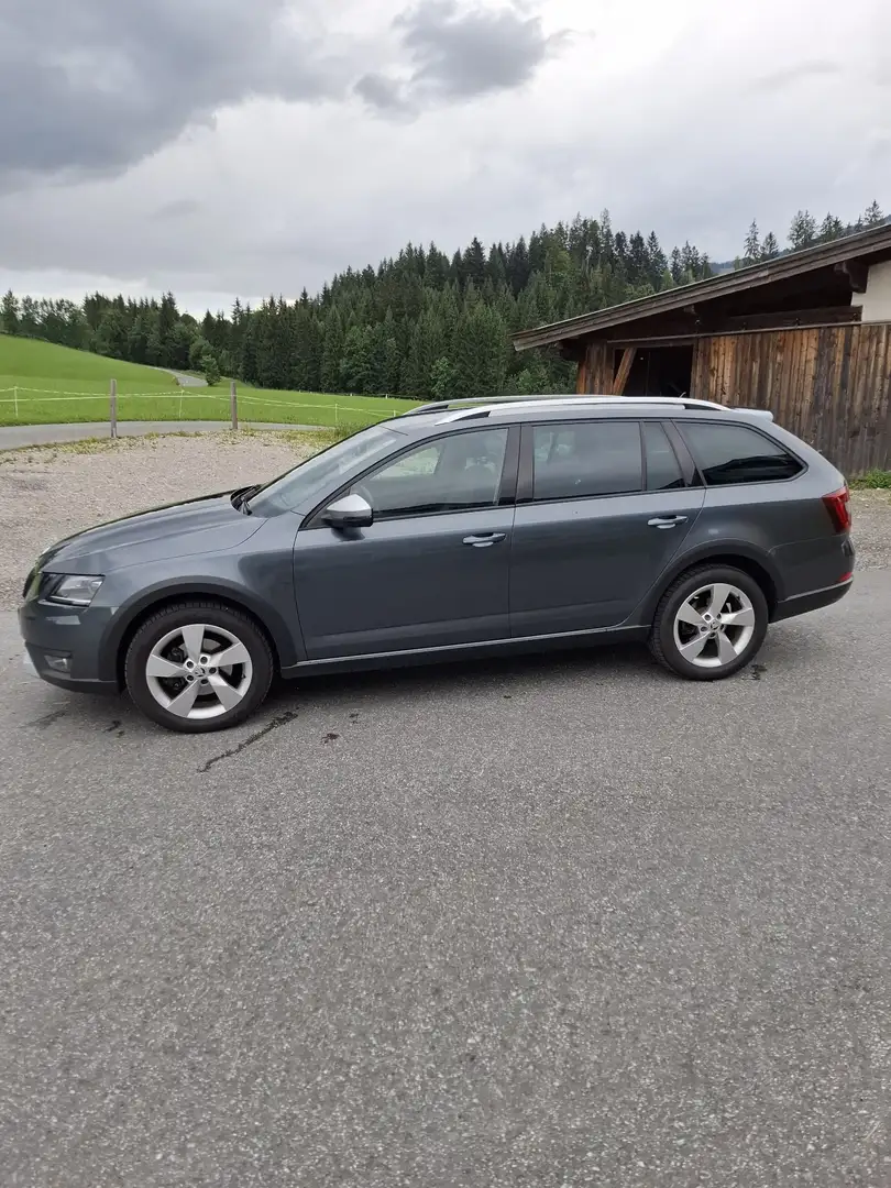 Skoda Octavia Scout 2,0 TDI 4x4 DSG - 1