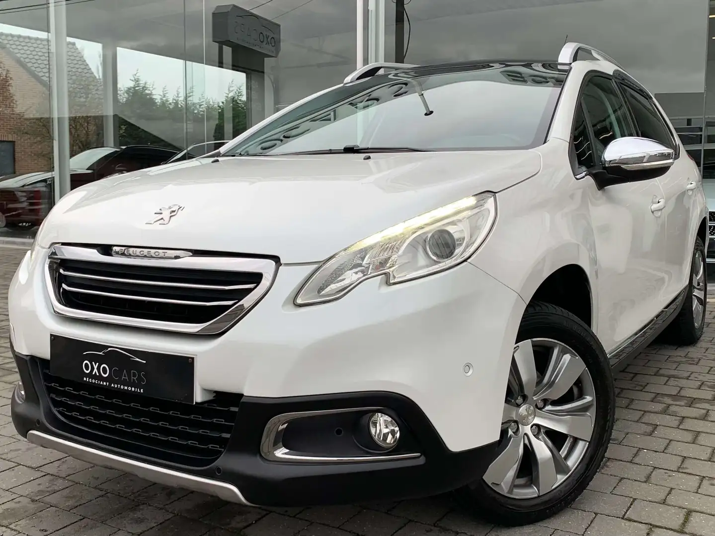 Peugeot 2008 1.2i Allure / Gps / Toit Pano / Cuir / Cruise /PDC White - 1