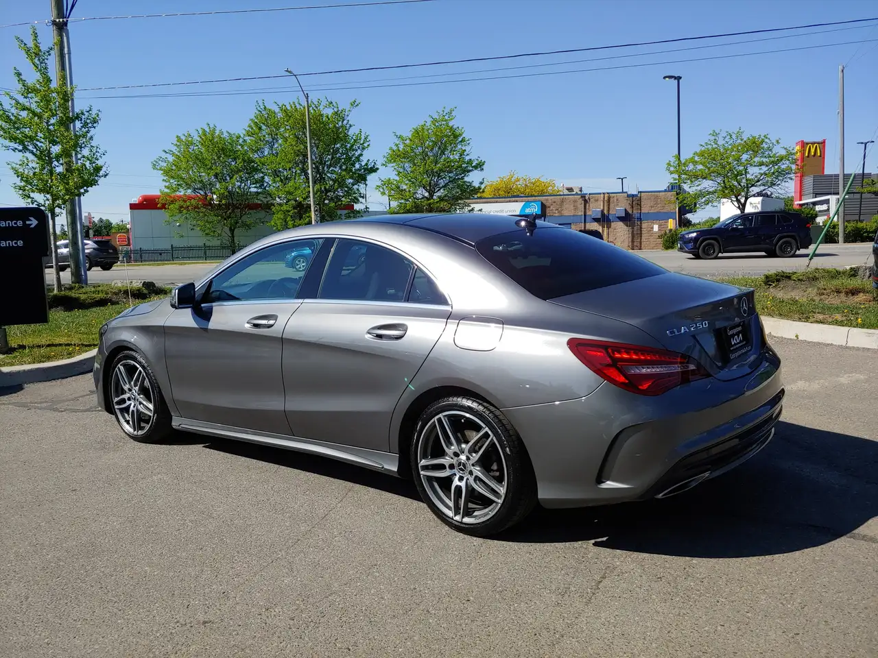 Mercedes-Benz CLA снимка Mercedes-Benz CLA