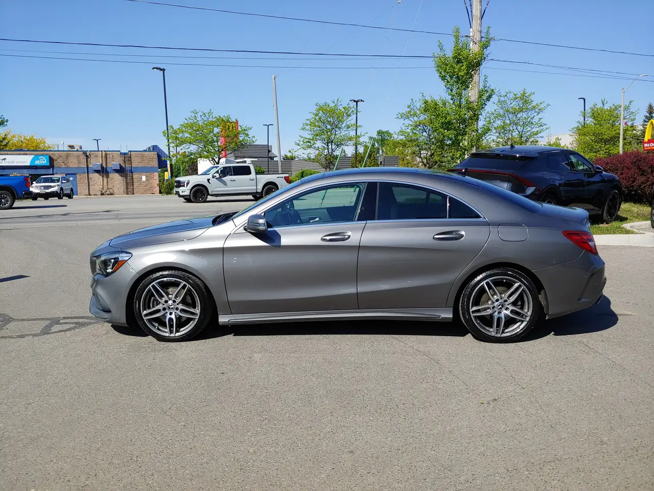 Mercedes-Benz CLA снимка Mercedes-Benz CLA