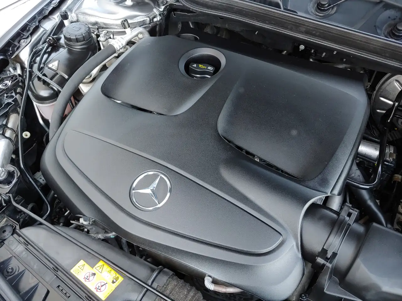 Mercedes-Benz CLA снимка Mercedes-Benz CLA
