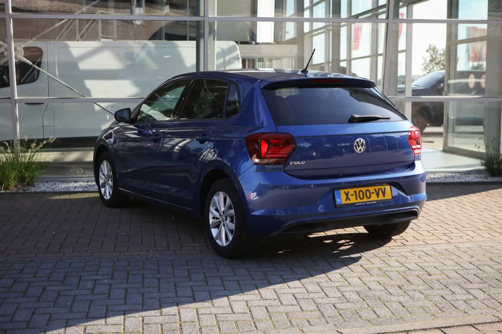 Volkswagen Polo 1.0 TSI Highl.BnsR Blauw - 2