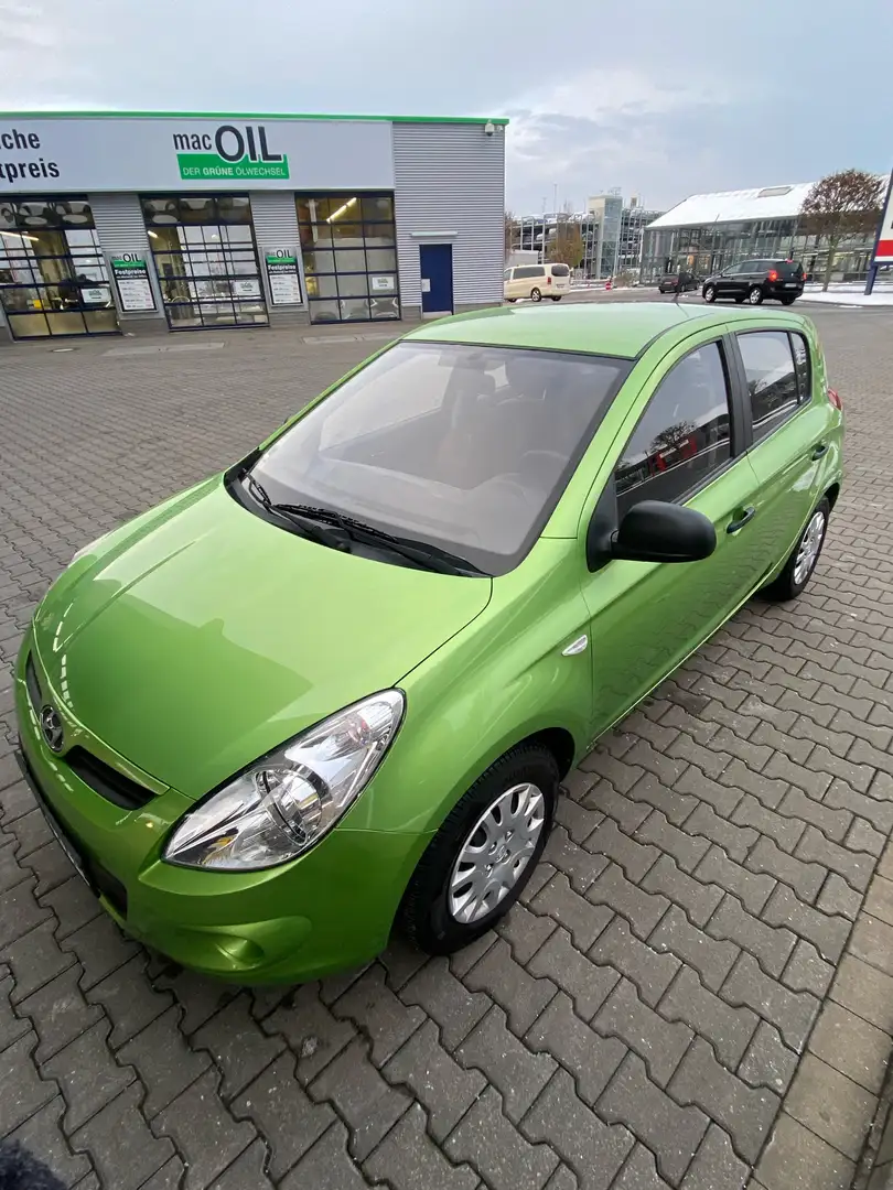 Hyundai i20 1.2 Komfort Зелений - 1