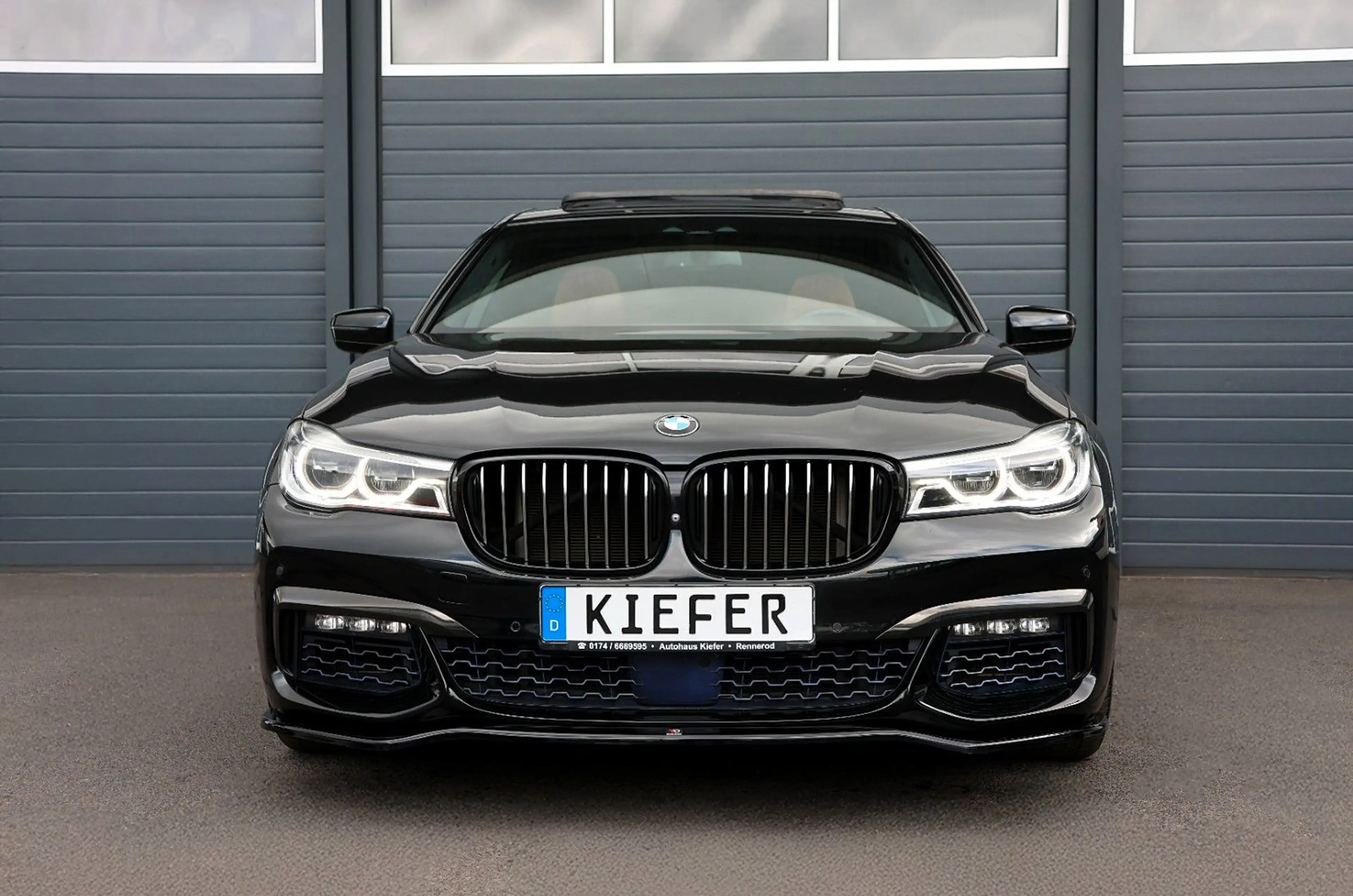BMW 750 Li M/360°/HUD/APPLE/H&K/PANO/MASSAGE/TOTW/R20 — photo 2