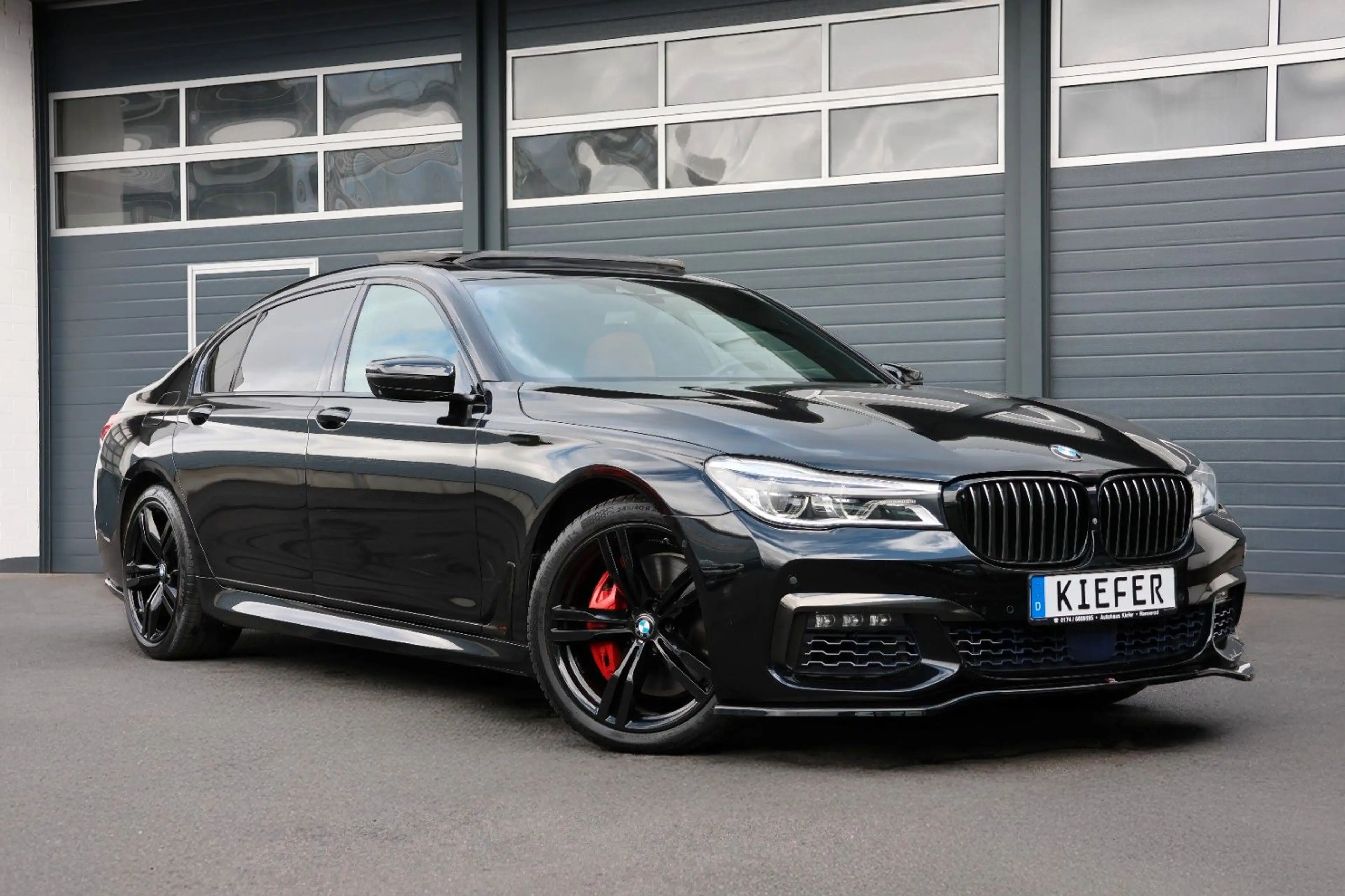 BMW 750 Li M/360°/HUD/APPLE/H&K/PANO/MASSAGE/TOTW/R20