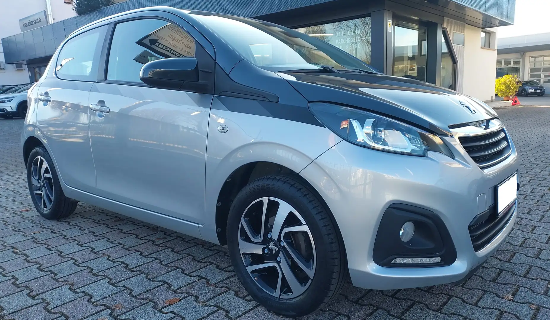 Peugeot 108 1.0 vti 5p Active X-Factor E6 Argento - 1
