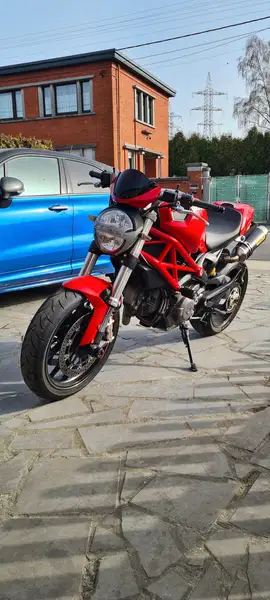 Ducati Monster 796 - foto 2