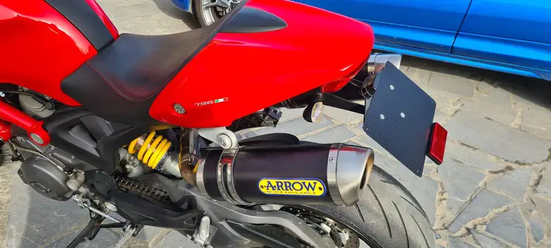 Ducati Monster 796 - foto 6