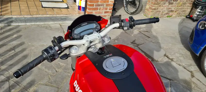 Ducati Monster 796 - foto 7