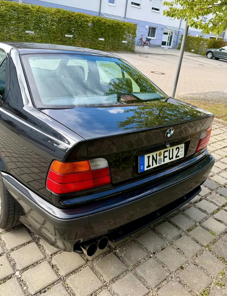 BMW 323i, foto 6
