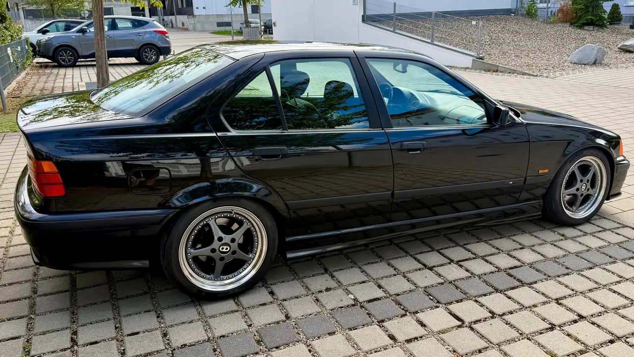 BMW 323i, foto 9