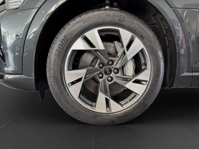 Audi Q8 E-Tron view 7