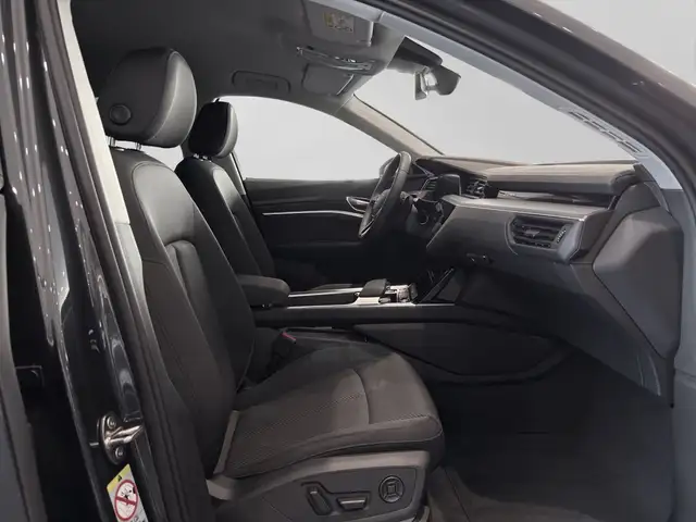 Audi Q8 E-Tron view 4
