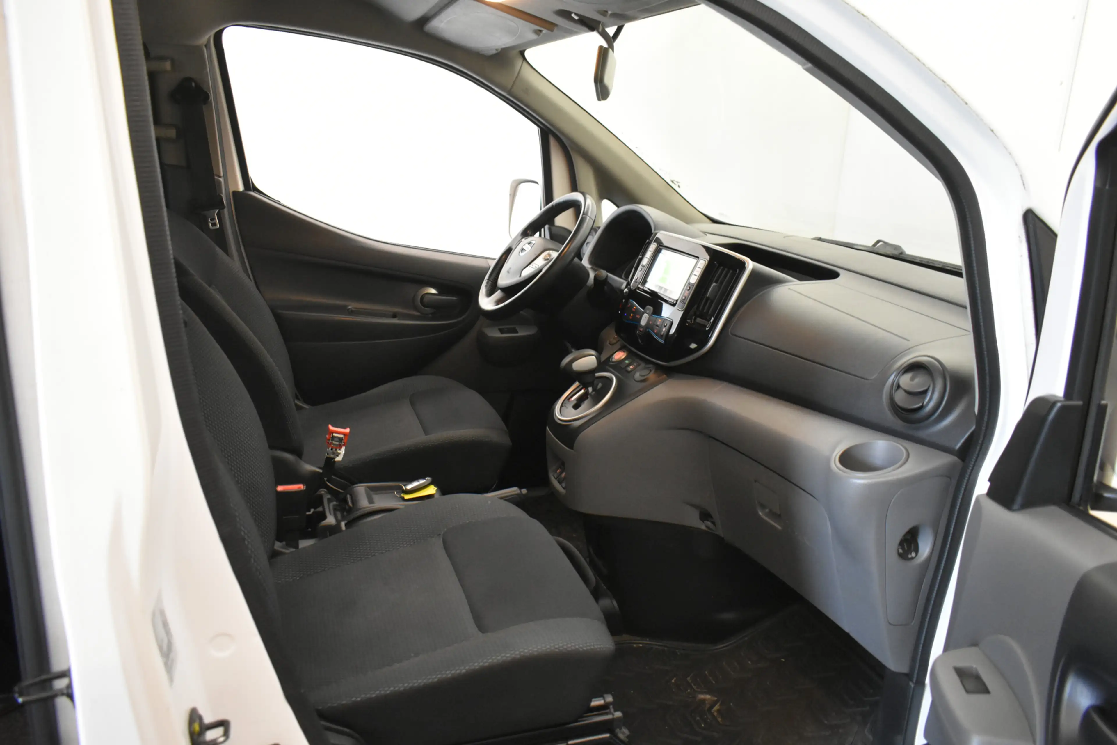 Nissan E-NV200 Evalia 40 kWh 2.Zero Edition 7p Camera Navi — photo 6