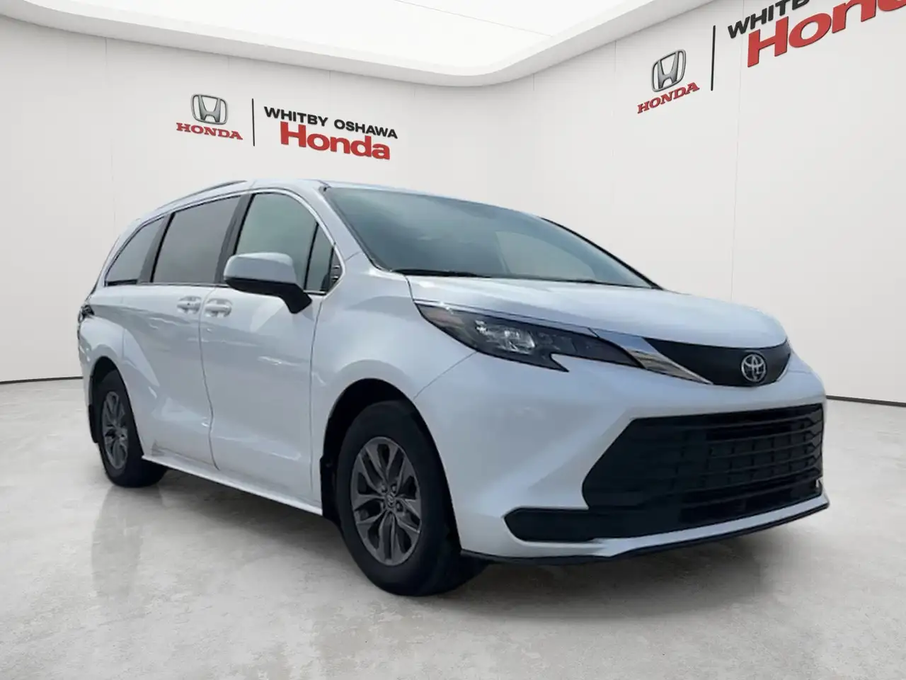 Toyota Sienna снимка Toyota Sienna