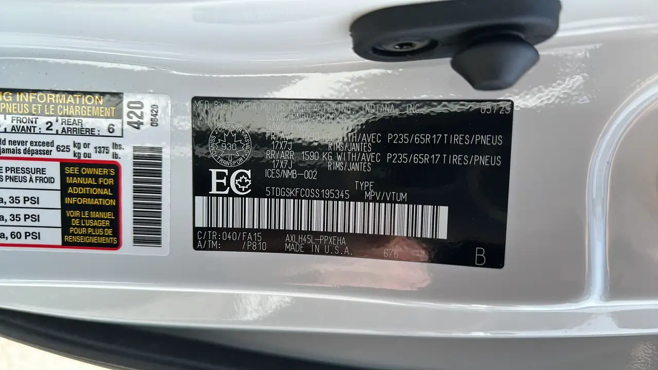 Toyota Sienna снимка Toyota Sienna
