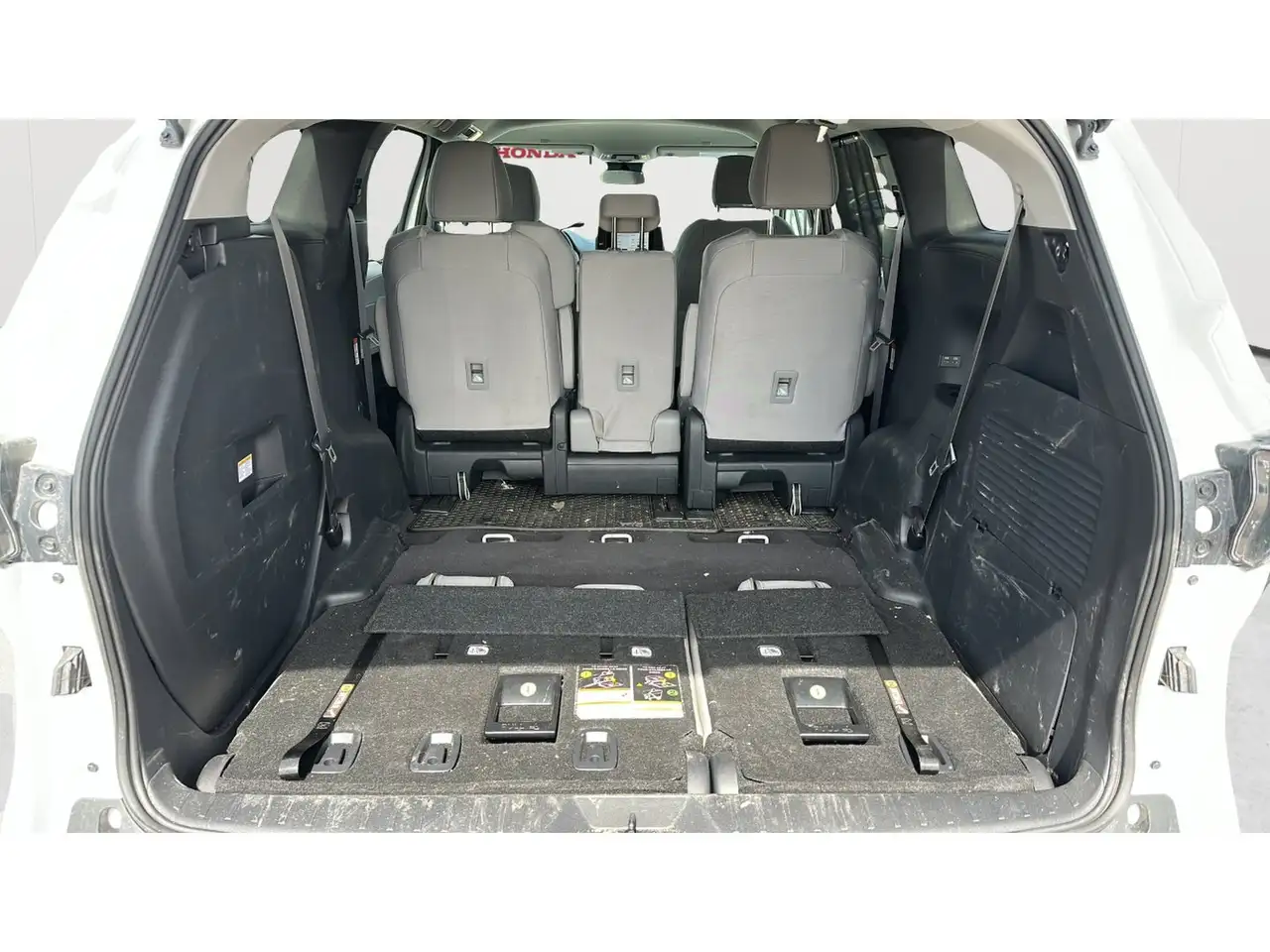 Toyota Sienna снимка Toyota Sienna