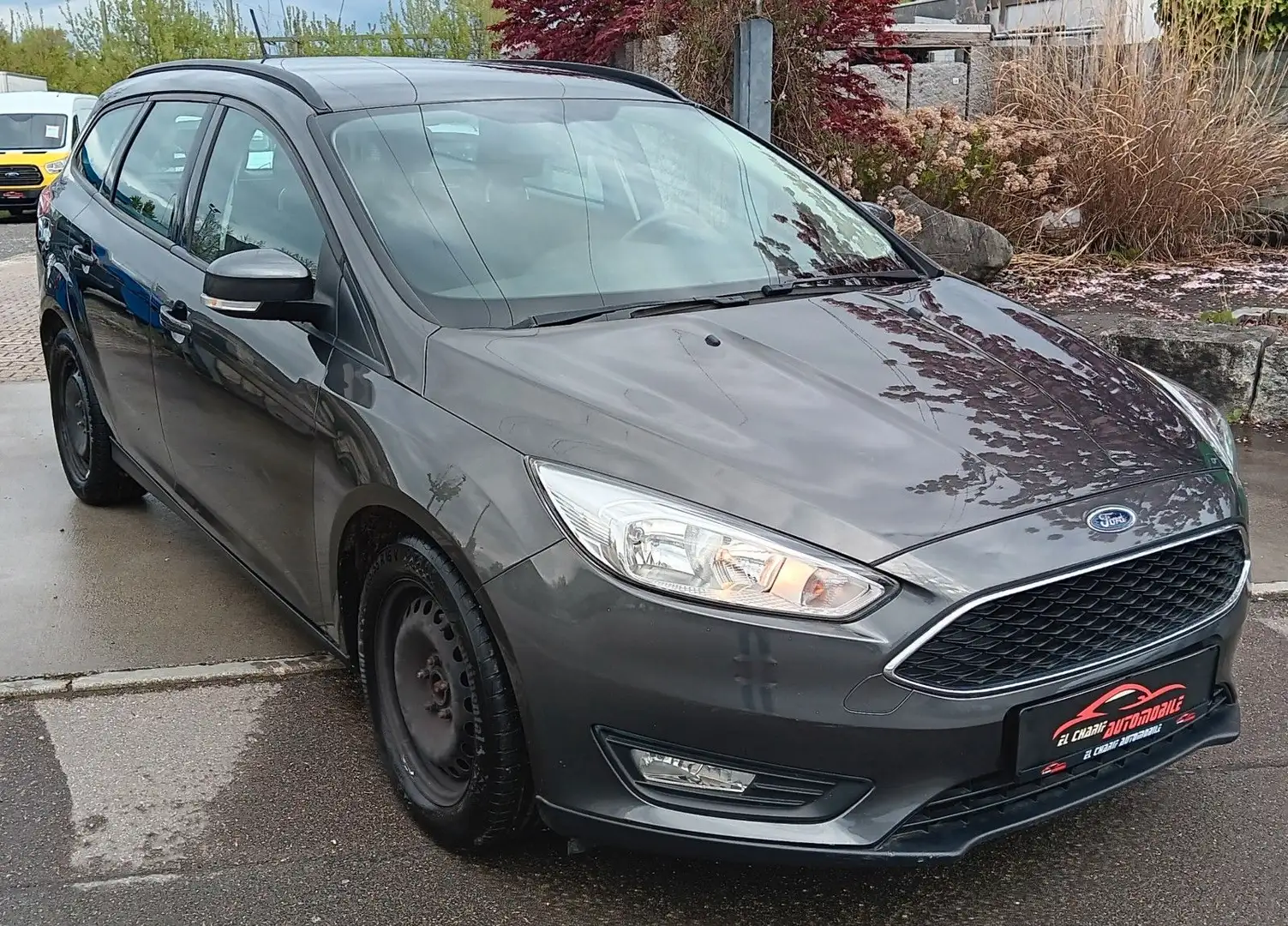 Ford Focus Turnier Business Grau - 1