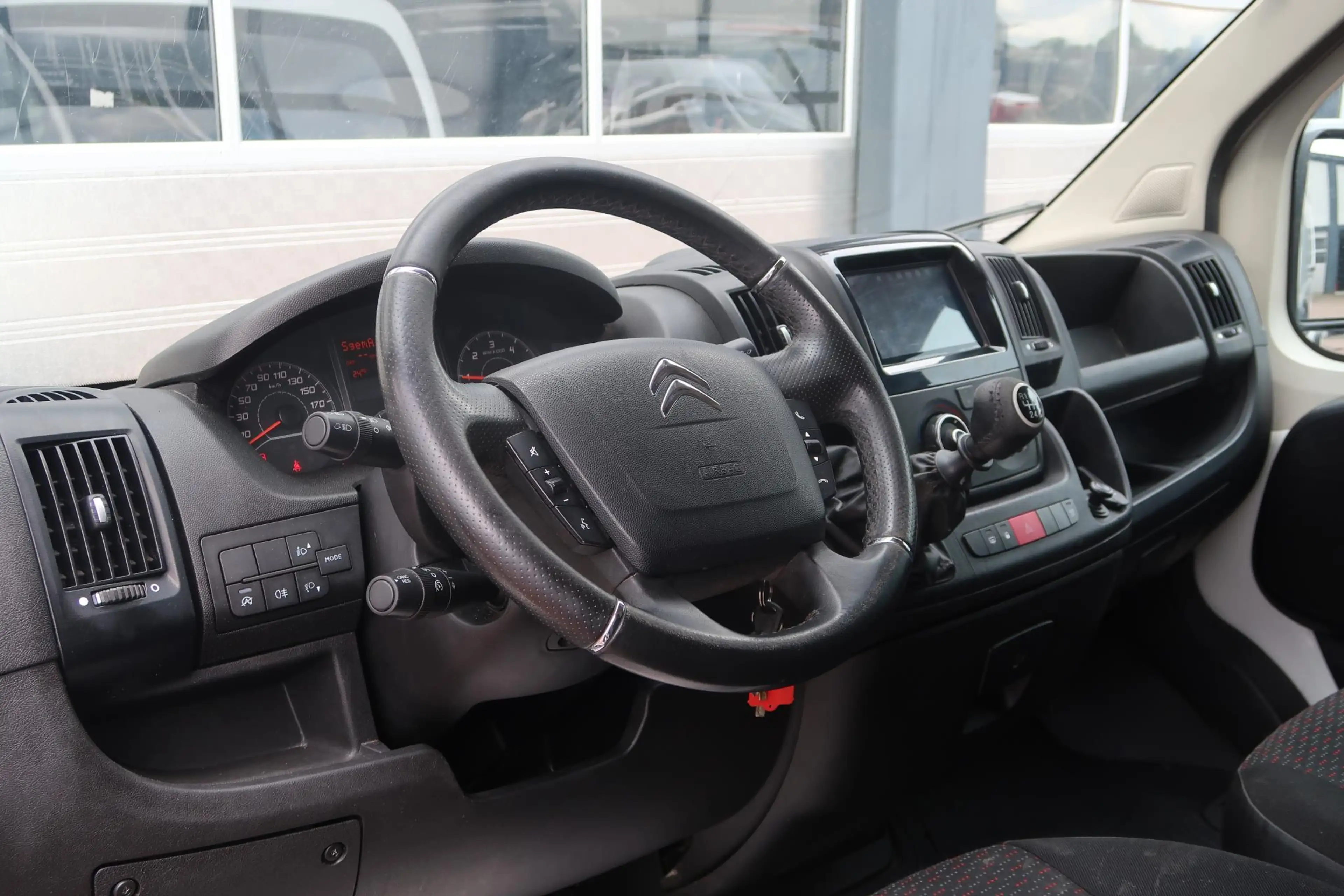 Citroen Jumper 30 2.2 BlueHDi 140 L2H1 Club IMPERIAAL/ AIRCO/ CRU — photo 2