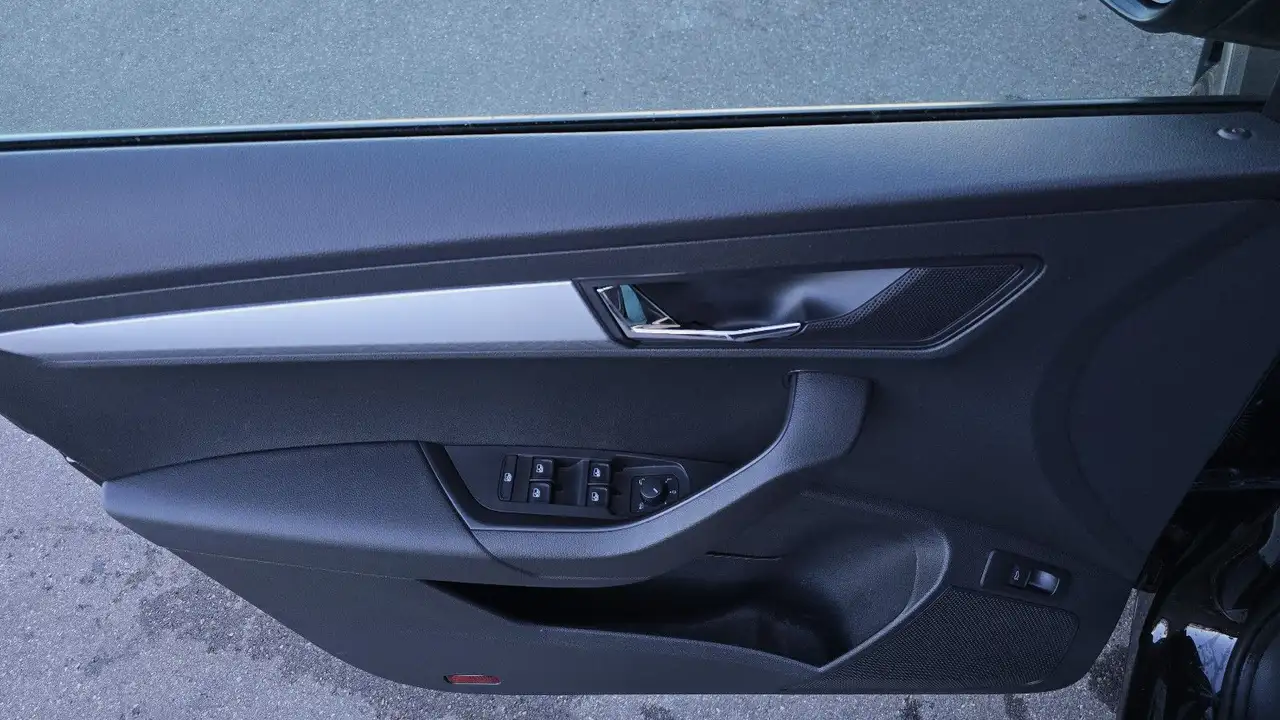 Skoda Karoq 2.0l TDI DSG TOUR Pano/Virtual/Kamera/AHK, миниатюра 15