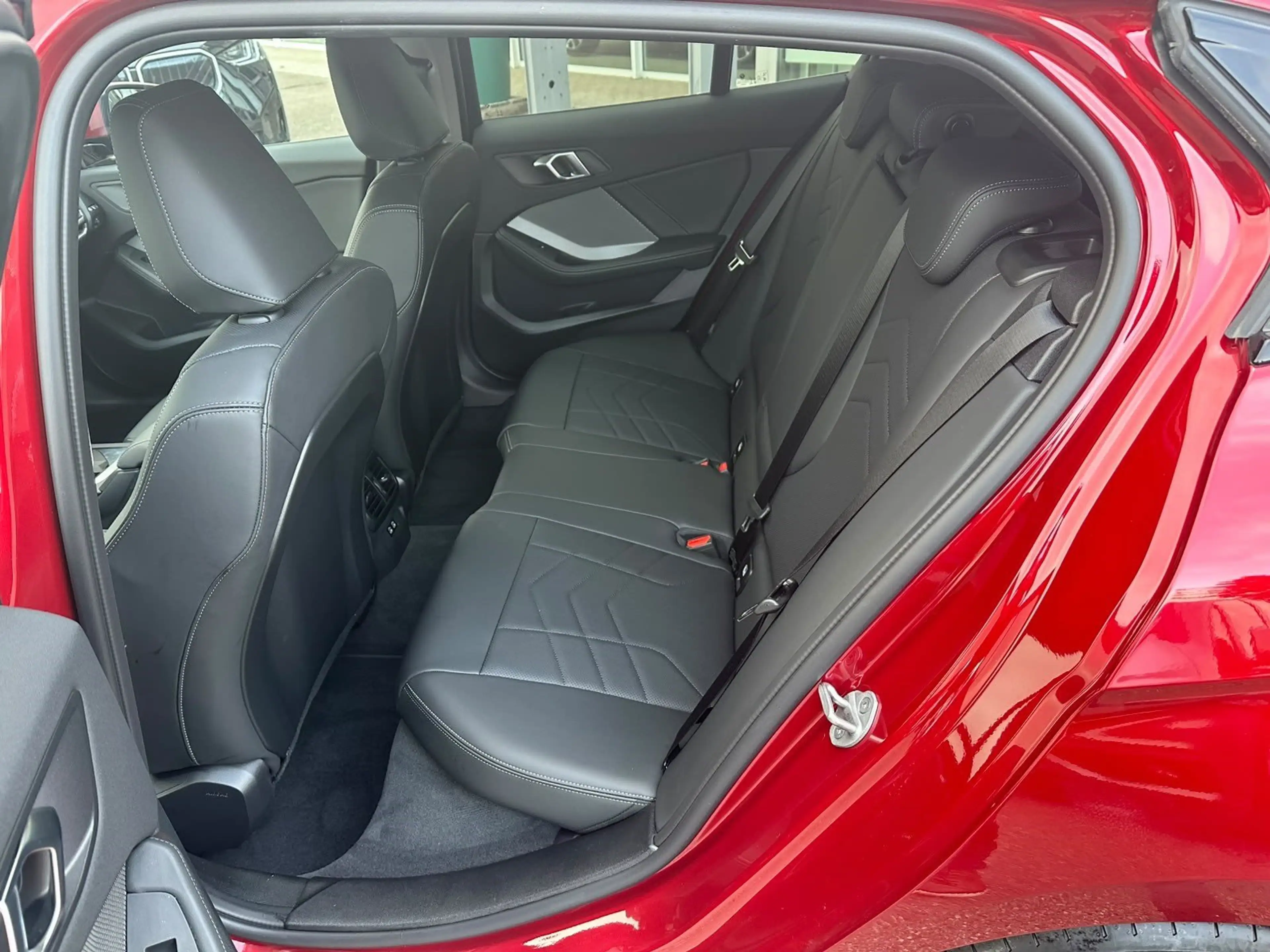 BMW 120 d Aut M Sport Exterieur AHK LED ACC — photo 11