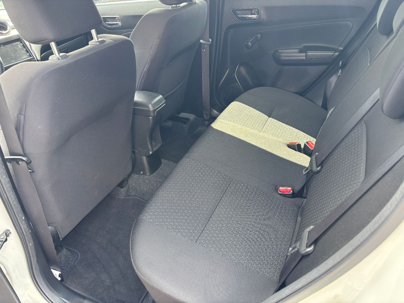 Suzuki Swift Comfort *Checkhehft Suzuki* — photo 9