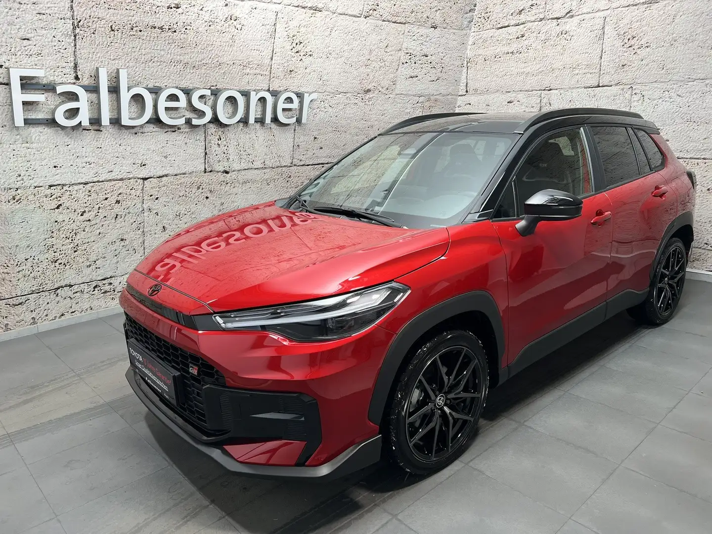 Toyota Corolla Cross 2,0 Hybrid 4x2 GR Sport Rot - 2