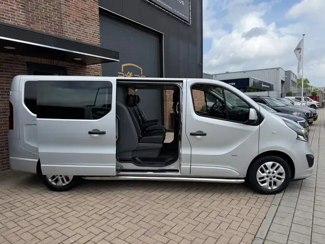 Opel Vivaro view 9