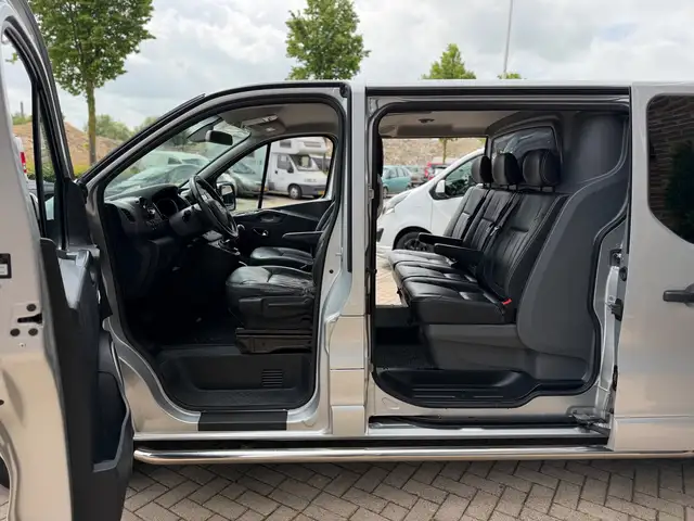 Opel Vivaro view 4