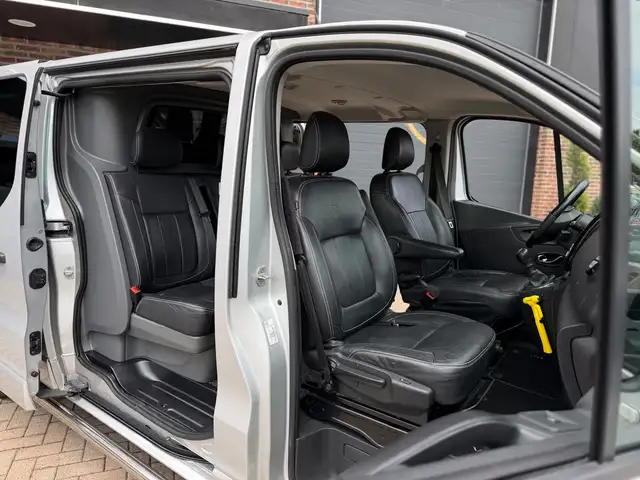 Opel Vivaro view 11