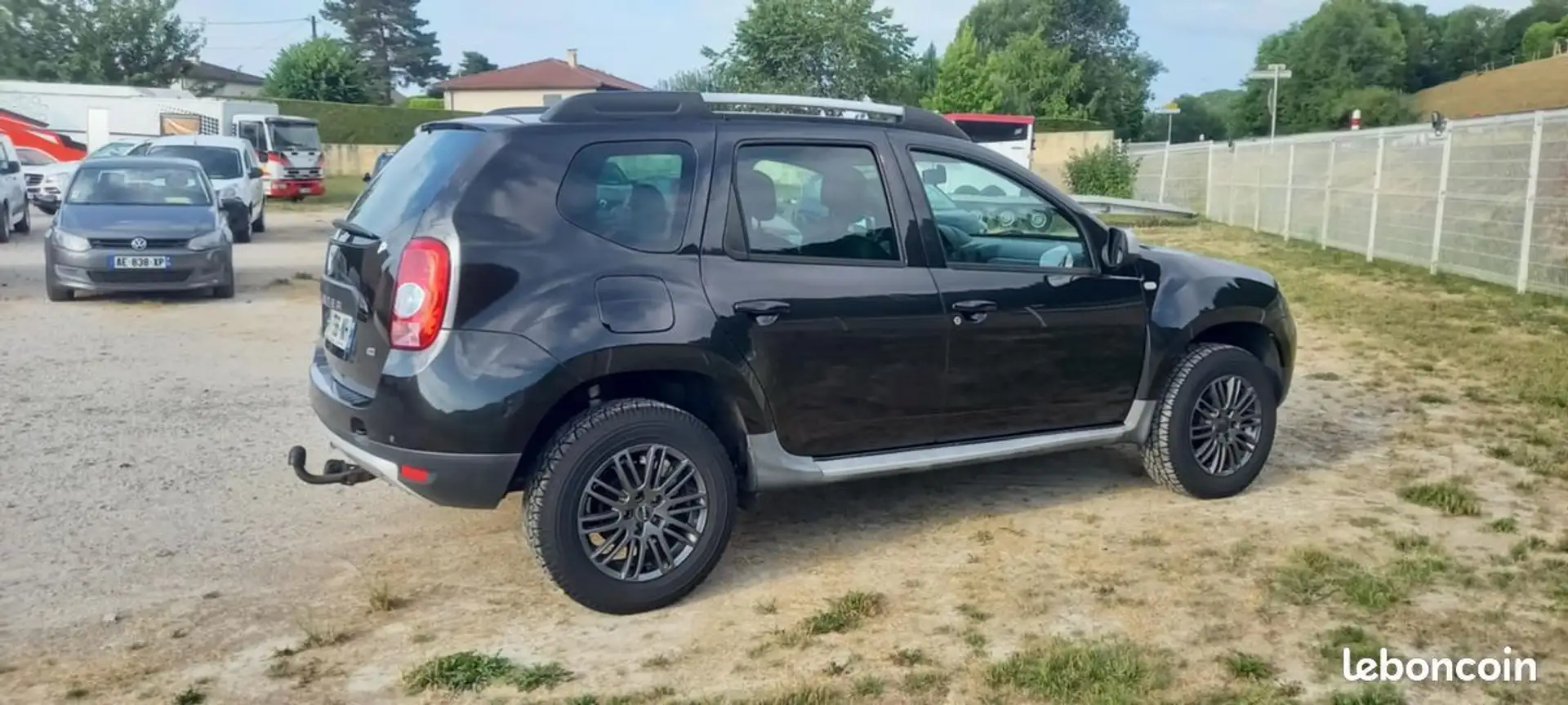 Dacia Duster 4X4 110 CV 1ere MAIN (belbex auto A YOLET) Zwart - 2