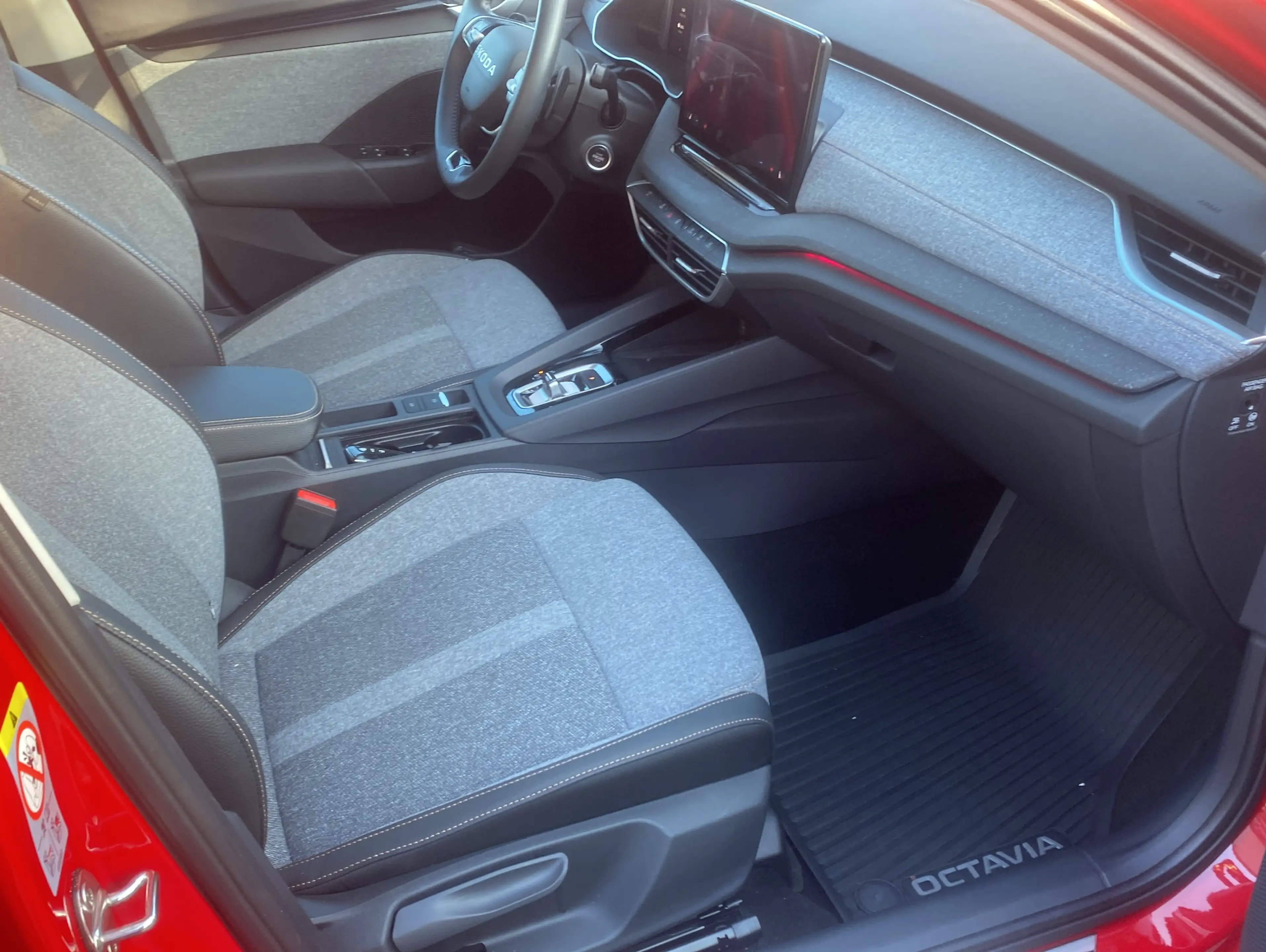Skoda Octavia 1.5 TSI mHEV Selection DSG*Navi*LED*ACC — photo 12