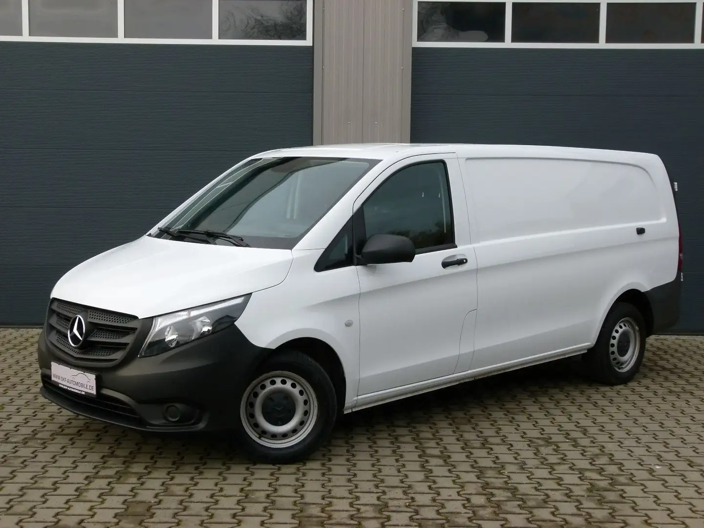 Mercedes-Benz Vito Kasten 116CDI RWD extralang Navi Kamera PDC Weiß - 1