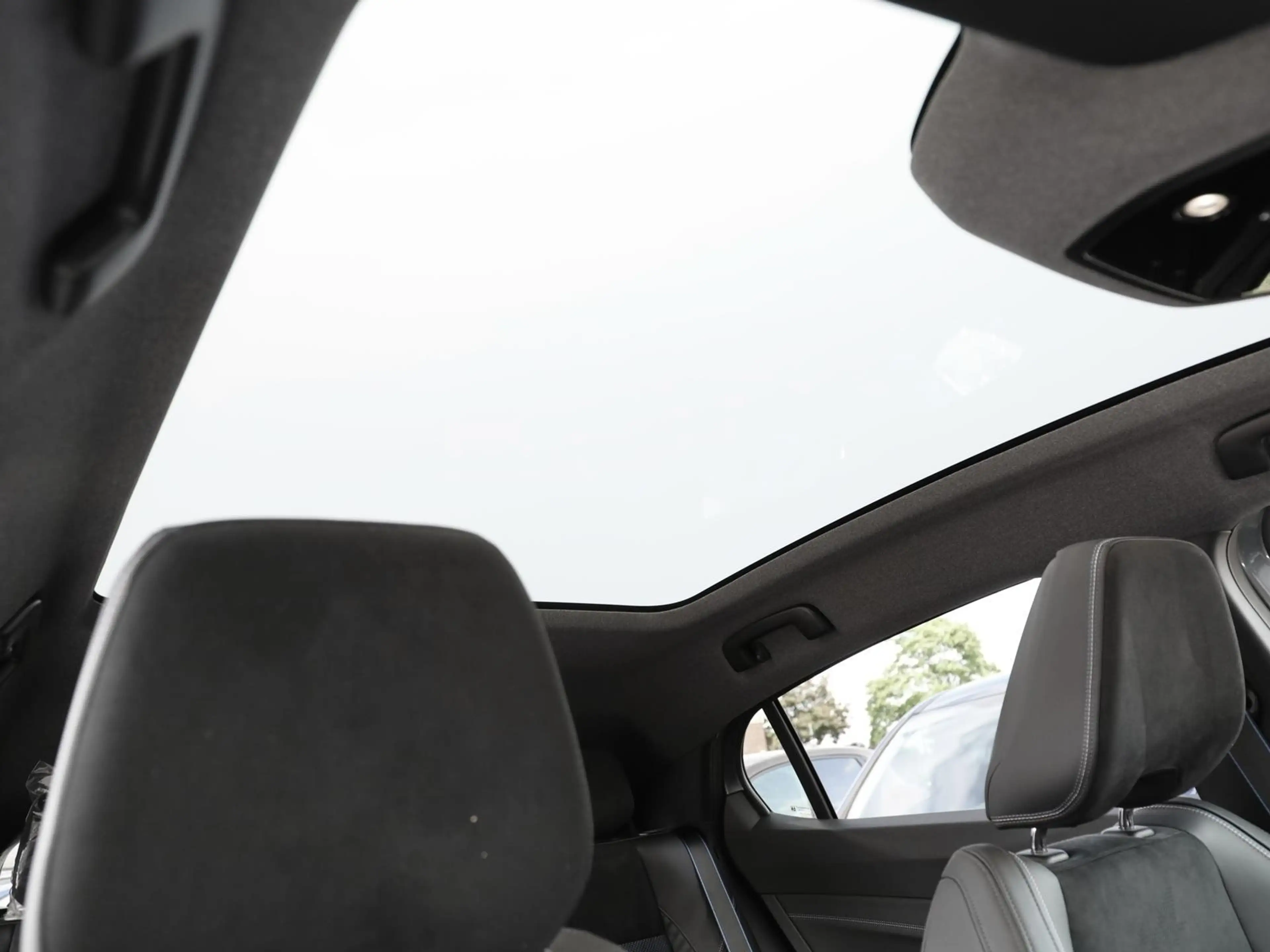Renault Rafale Atelier Alpine Plug-in Hybrid 300 4x4 PGD — photo 7