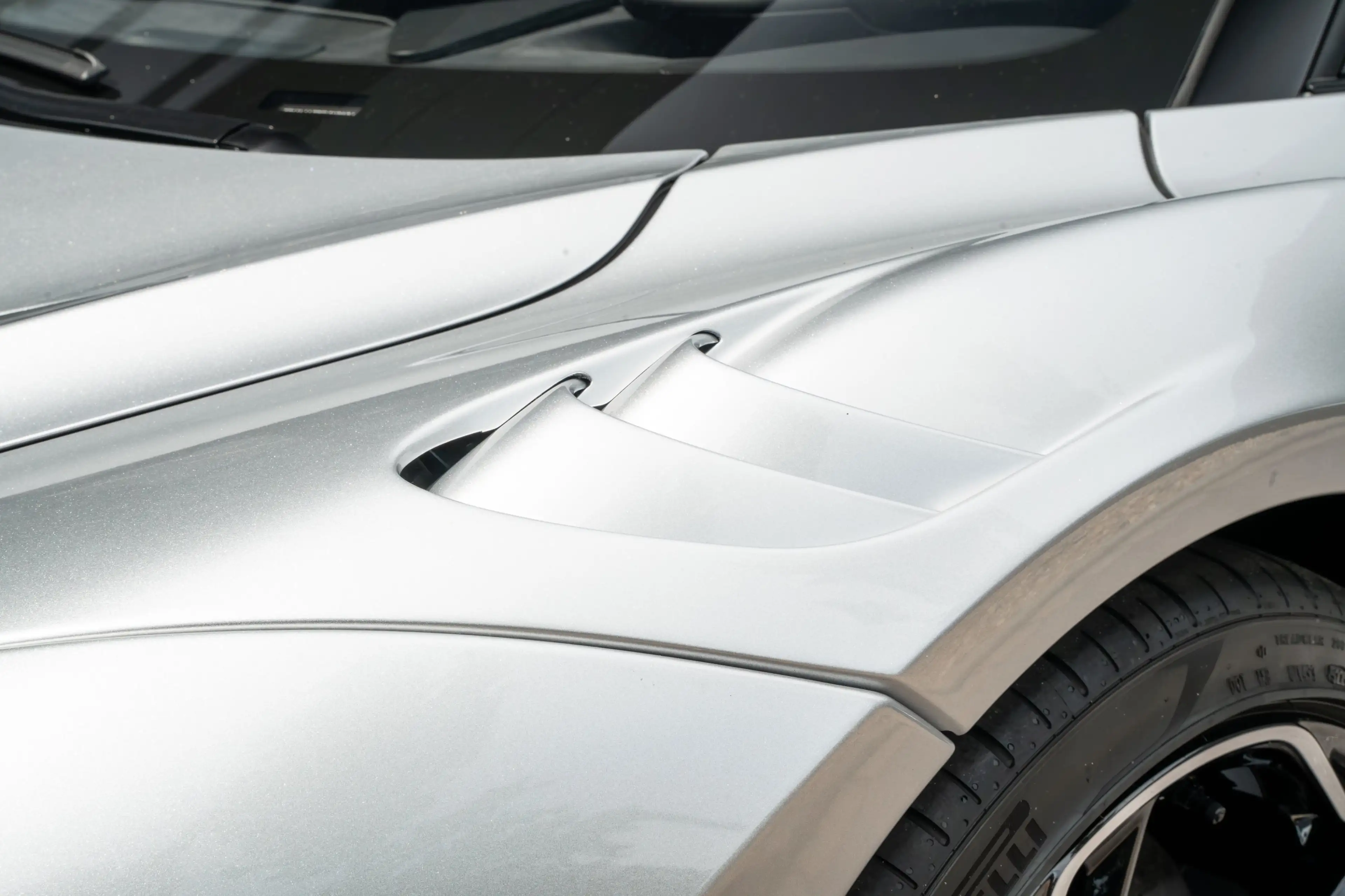 McLaren 600LT 750S Elite Paint I Black Pack I B&W — photo 11