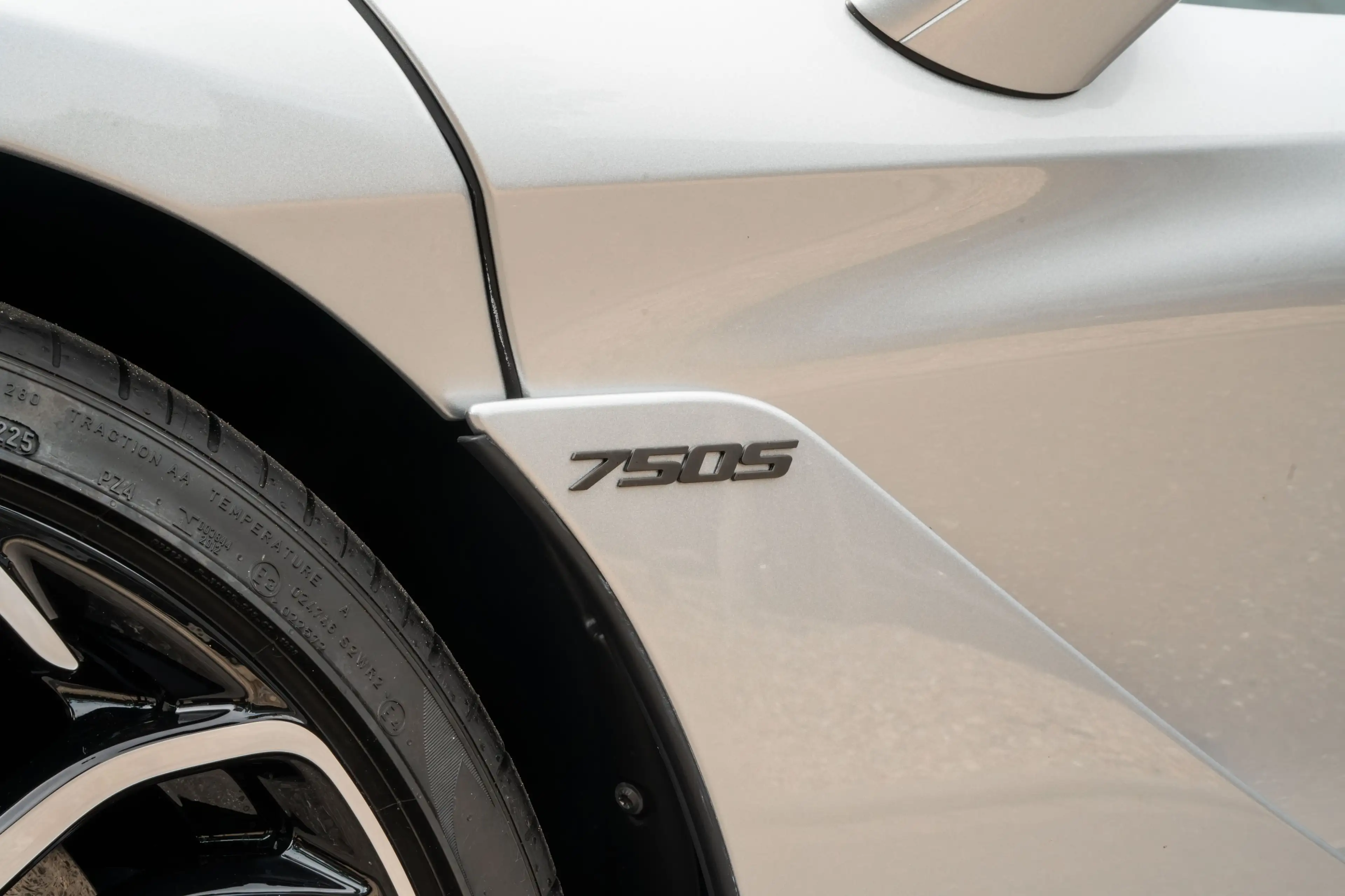 McLaren 600LT 750S Elite Paint I Black Pack I B&W — photo 9
