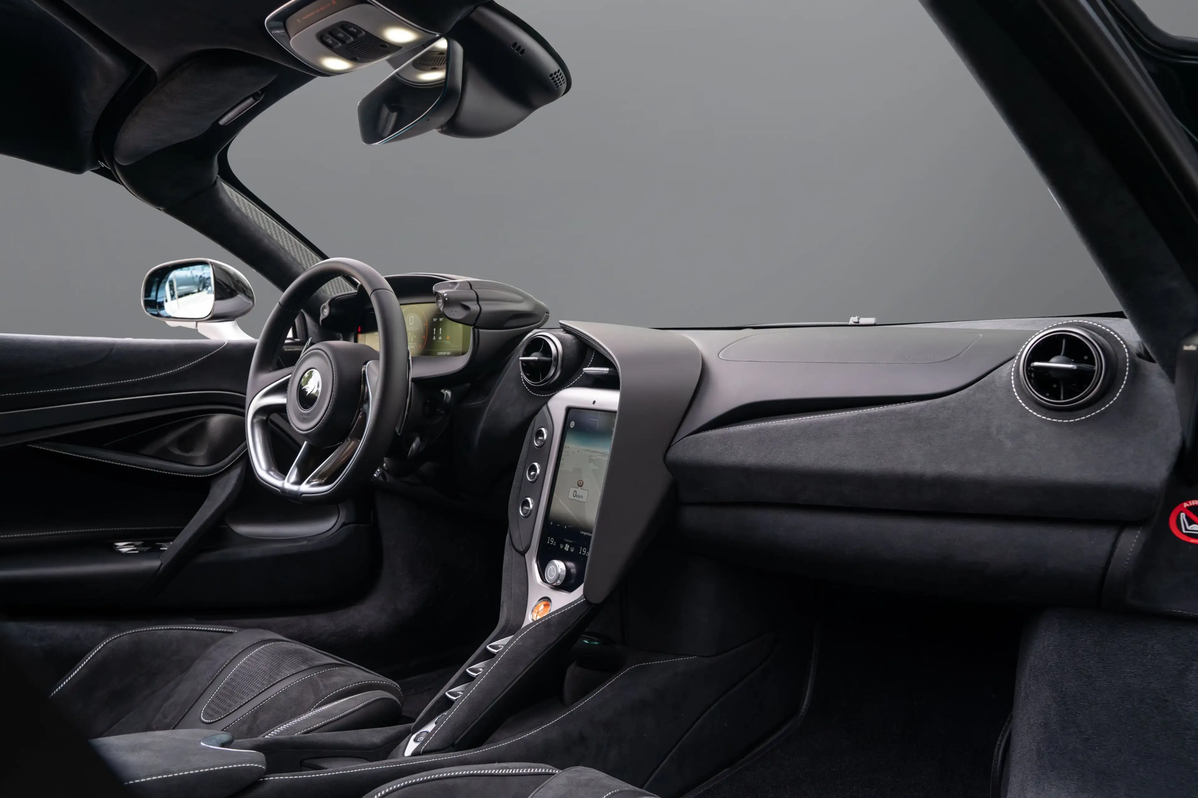 McLaren 600LT 750S Elite Paint I Black Pack I B&W — photo 14