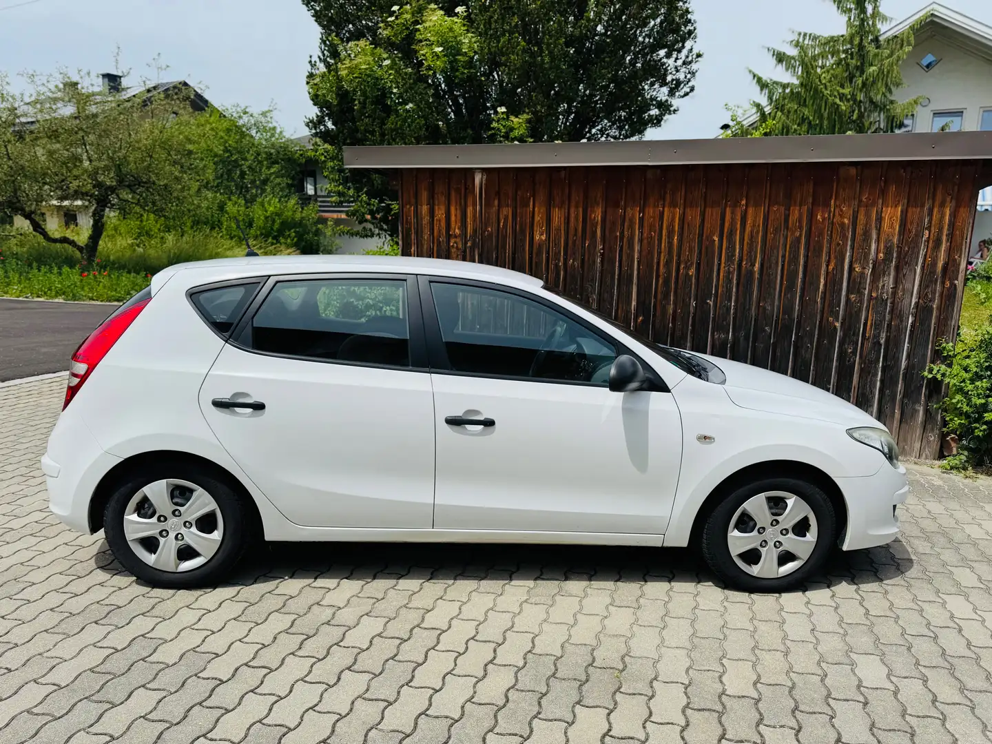 Hyundai i30 i30 1,4 CVVT ISG Weiß - 2