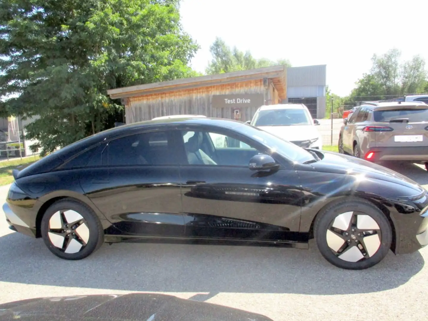 Hyundai IONIQ 6 Comfort Line 84 kWh 2WD i66c1-O4 Schwarz - 2