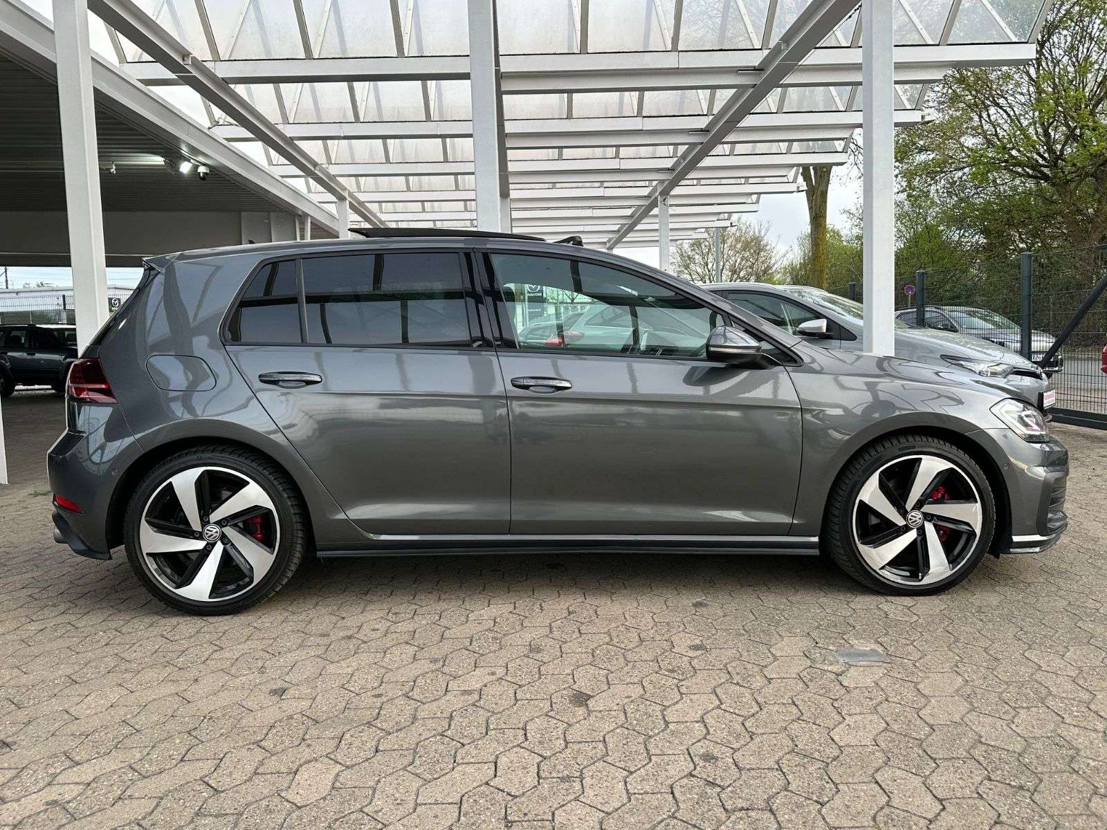Second hand Volkswagen Golf 2.0