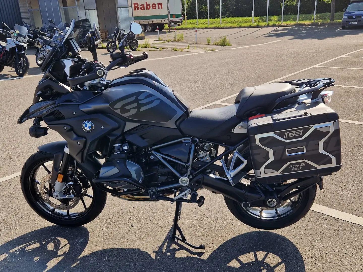 BMW R 1250 GS Blackstorm Metallic / Trple Black Schwarz - 1